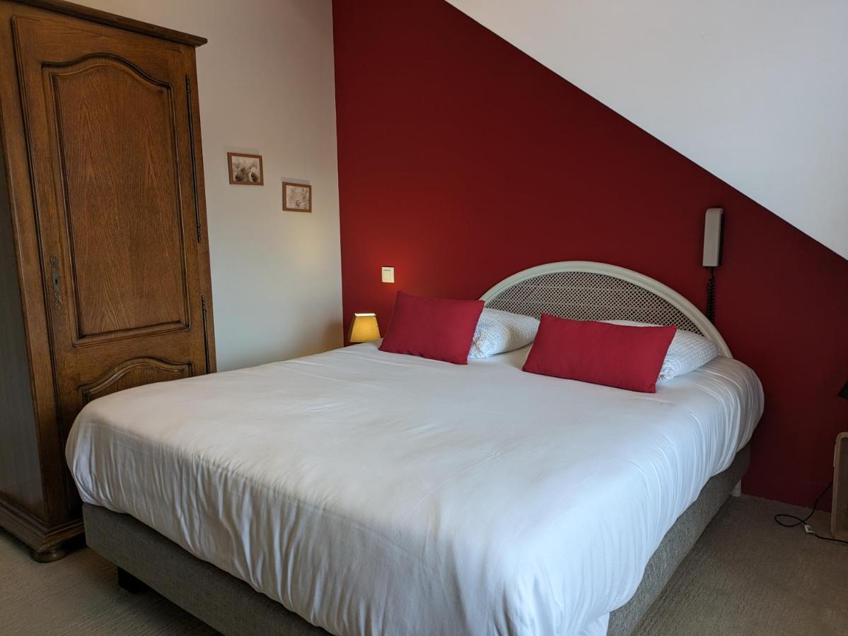 Logis Hotel Le Saint Florent Mont-près-Chambord Exterior foto